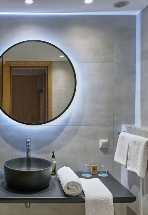 Bathroom Sirens Beach (3)