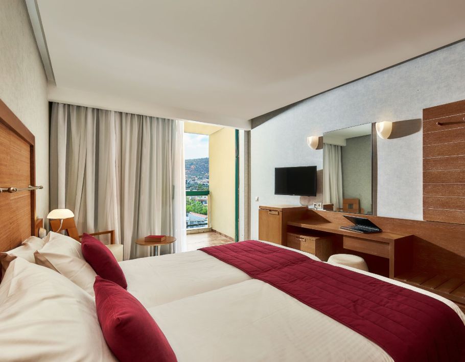 Room Mountain View Sirens Beach (4)